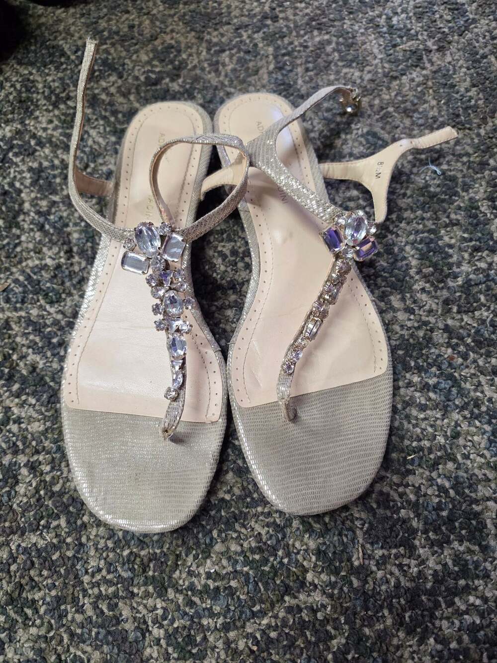 Adrienne Vittadini Rhinestone T-Strap Sandals Size 8.5M Gold
